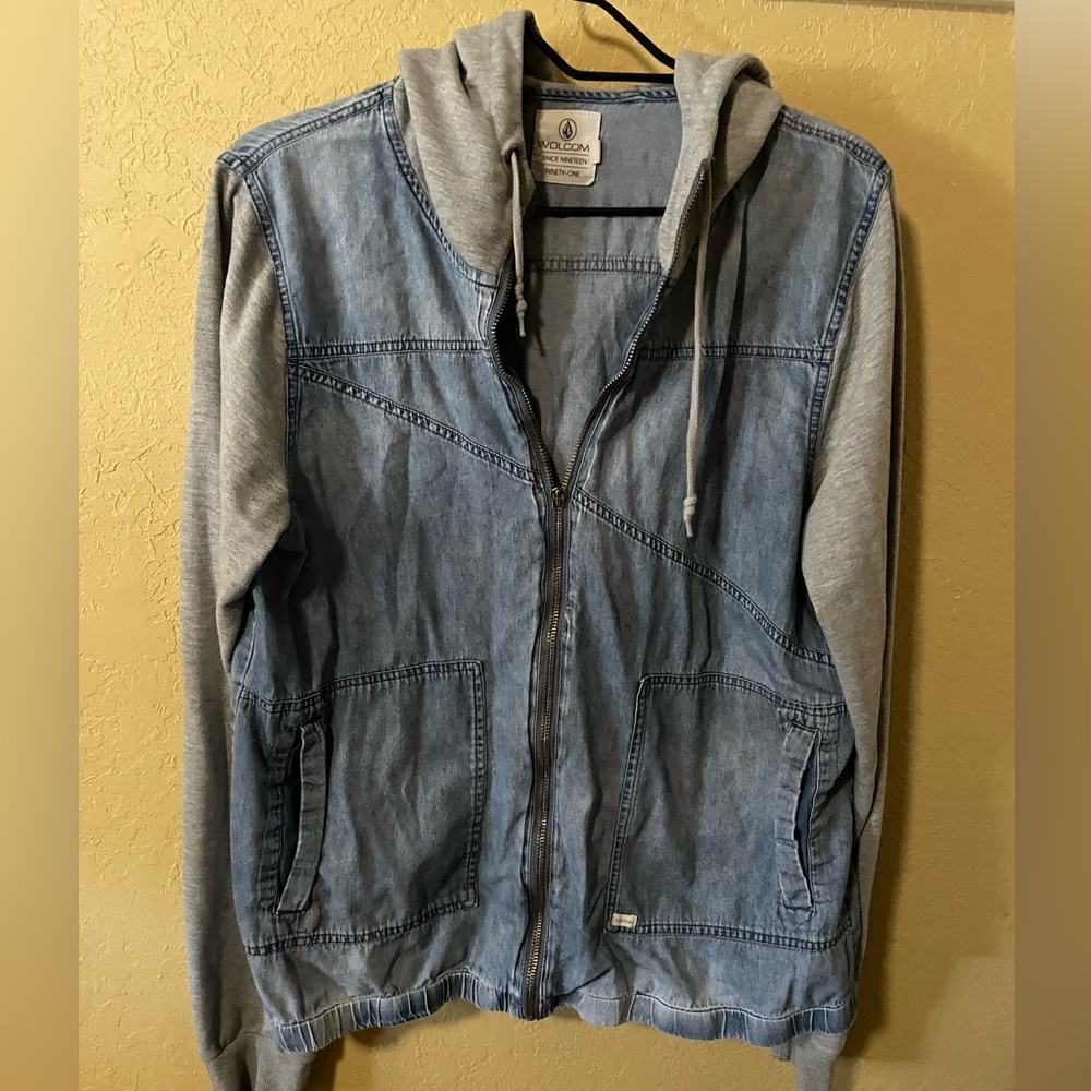 Volcom zip up hoodie